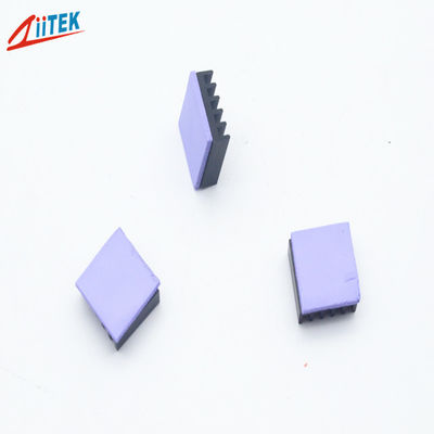 Yüksek yapışkanlık yüzey mühür pcb / cpu / led silikon 2W menekşe termal iletken pad -50 200 ℃ gerçekleştirmek