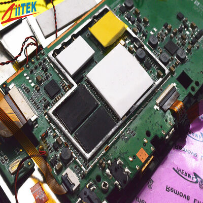 Termal Boşluk Dolgu Pedleri Elektronik Bileşenler ve Optik Cihazlarda Gelişmiş Isı İletkenliği için Düşük Uçuculuklu Silikon Malzeme